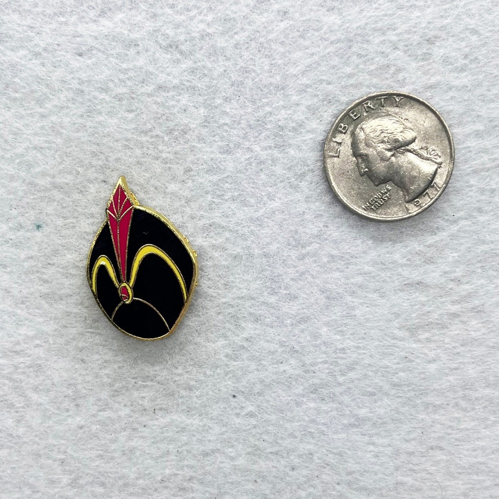 🔮 5/$25 Disney Aladdin Jafar Hat Pin - Picture 2 of 3